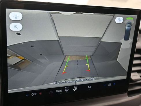 New 2026 Ford Transit 250 148 Medium Roof image 21