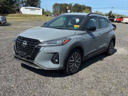 Used 2023 Nissan Kicks SR w/ SR Premium Package image 1