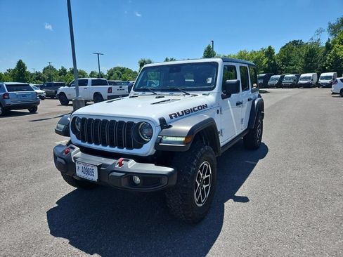 Used 2024 Jeep Wrangler Unlimited Rubicon AWD/4WD image 3
