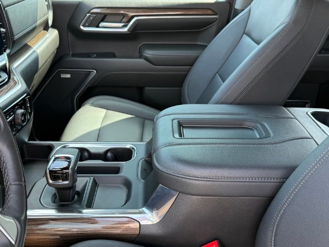 Used 2022 Chevrolet Silverado 1500 LT Trail Boss w/ LT Trail Boss Premium Package AWD/4WD image 14