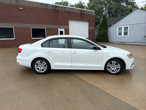 Used 2015 Volkswagen Jetta TDI S w/ Welcome Package FWD image 4