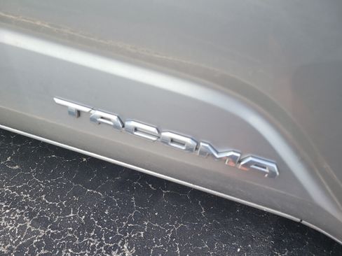 Used 2024 Toyota Tacoma SR5 AWD/4WD image 10