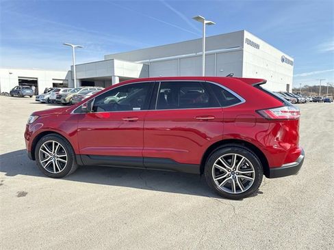 Used 2022 Ford Edge Titanium w/ Equipment Group 301A image 8