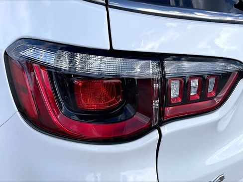 Used 2024 Jeep Compass Latitude w/ Sun and Sound Group image 20