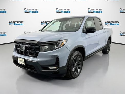 Used 2025 Honda Ridgeline Sport image 1