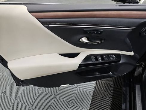 Used 2023 Lexus ES 250 w/ Premium Package AWD/4WD image 8