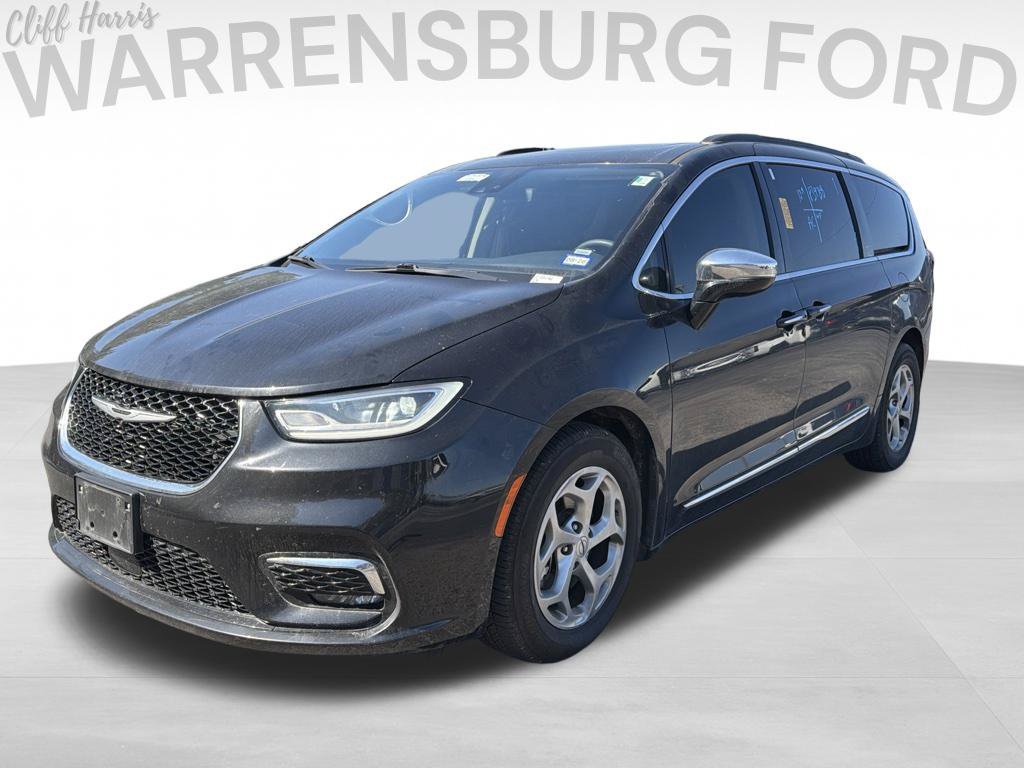 Used 2023 Chrysler Pacifica Limited FWD image 3