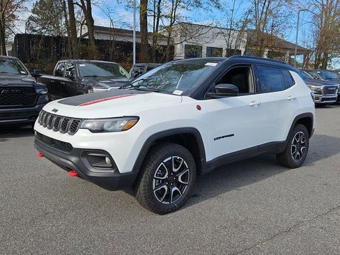 New 2026 Jeep Compass Trailhawk w/ Sun, Sound & Navigation Group image 4