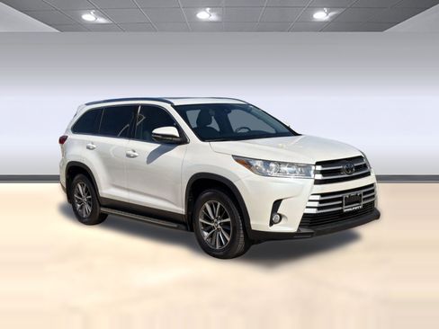 Used 2019 Toyota Highlander XLE image 7