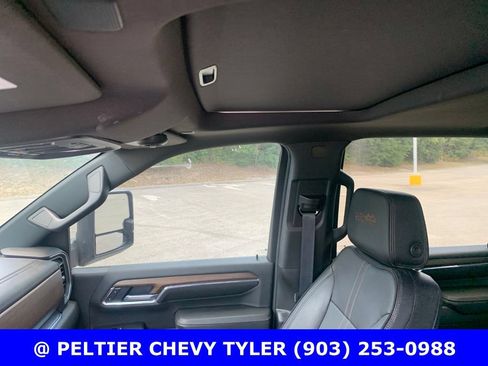 Used 2024 Chevrolet Silverado 2500 High Country w/ High Country Premium Package AWD/4WD image 16