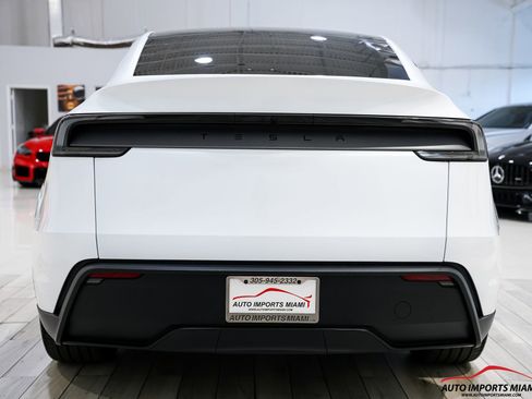 Used 2026 Tesla Model Y Long Range RWD image 19