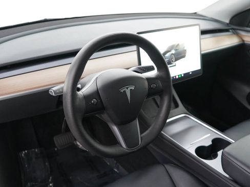 Used 2023 Tesla Model Y Long Range AWD/4WD image 22