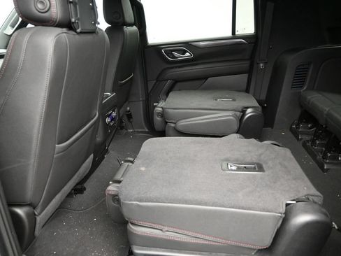 Used 2024 Chevrolet Suburban RST w/ Luxury Package RWD image 15
