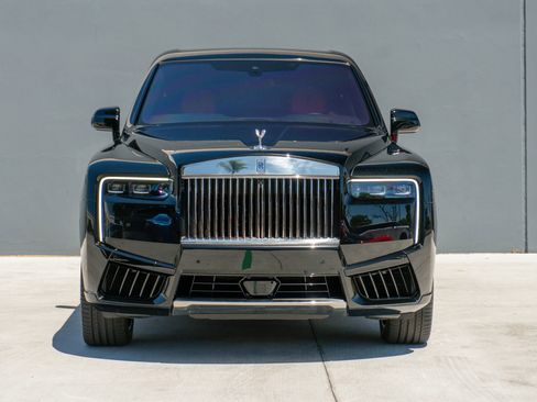 Used 2025 Rolls-Royce Cullinan image 4