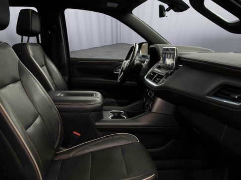 Used 2021 Chevrolet Tahoe Premier w/ Premium Package image 17