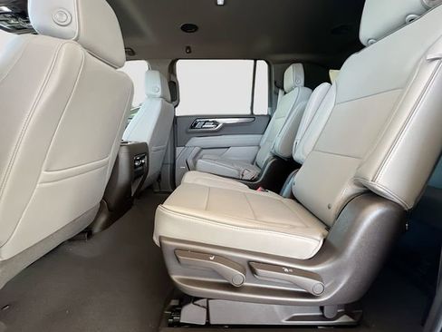 New 2026 GMC Yukon XL Elevation image 17