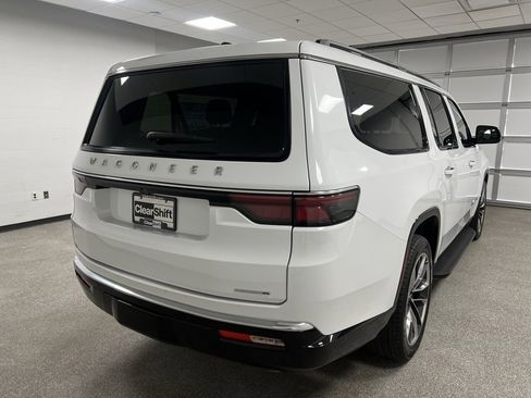 Used 2024 Jeep Wagoneer L Series II w/ Premium Group I image 12