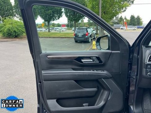 Used 2025 Chevrolet Suburban Z71 AWD/4WD image 16