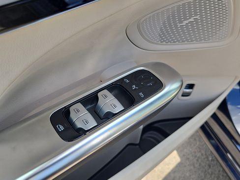 Used 2023 Mercedes-Benz C 300 4MATIC Sedan image 21