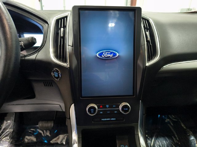Used 2022 Ford Edge Titanium w/ Class II Trailer Tow Package AWD/4WD image 25