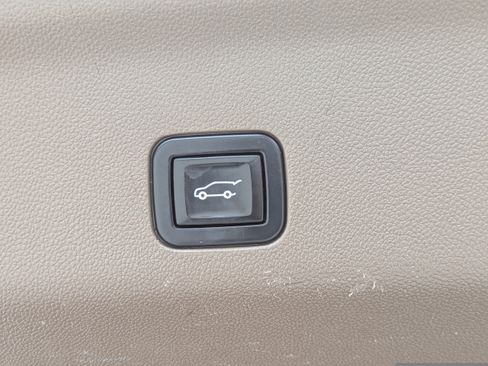 Used 2021 GMC Yukon XL Denali AWD/4WD image 17