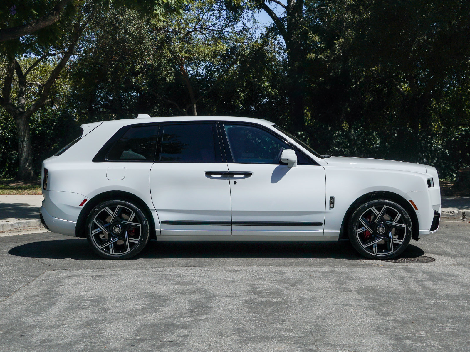 New 2027 Rolls-Royce Cullinan Black Badge AWD/4WD image 35