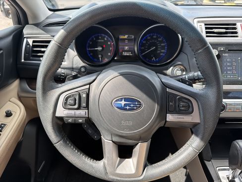 Used 2017 Subaru Outback 2.5i Limited AWD/4WD image 12