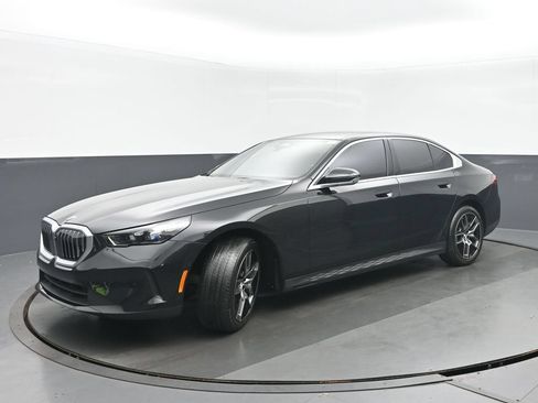 Used 2026 BMW 530i xDrive w/ Executive Package AWD/4WD image 7