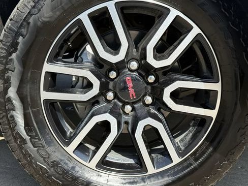 Used 2026 GMC Sierra 1500 AT4 w/ AT4 Premium Package AWD/4WD image 11