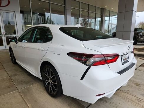 Certified 2024 Toyota Camry SE w/ Cold Weather Package image 9