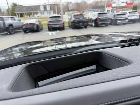 Used 2025 BMW 760i xDrive w/ Executive Package image 39