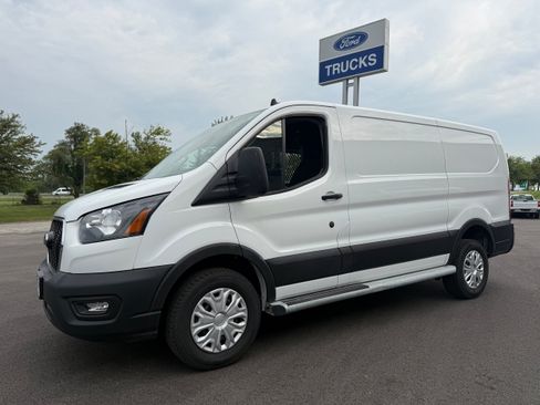 Used 2024 Ford Transit 250 Low Roof w/ Exterior Upgrade Package RWD image 4
