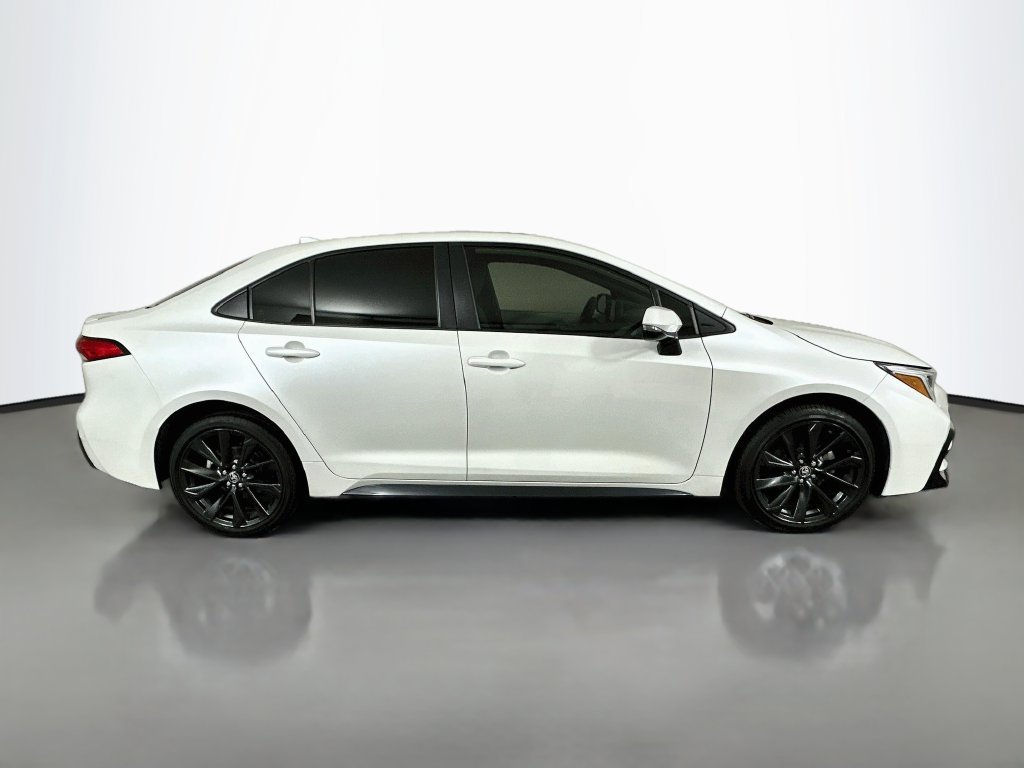 Certified 2024 Toyota Corolla SE w/ SE Package FWD image 4