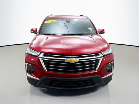 Used 2023 Chevrolet Traverse LT image 2