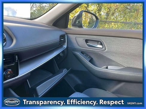 Certified 2021 Nissan Rogue SV image 33