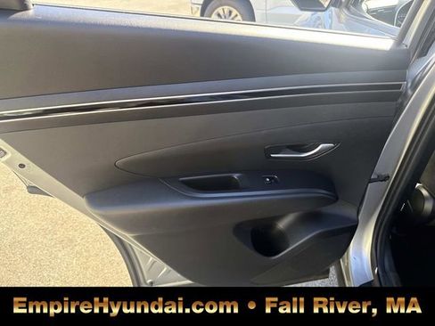 Used 2022 Hyundai Tucson SEL w/ Winter Package image 16