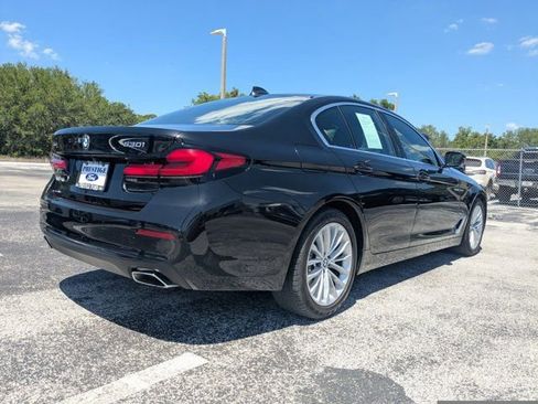 Used 2022 BMW 530i xDrive w/ Premium Package image 4