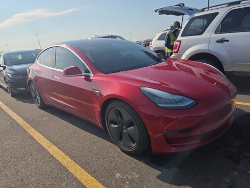 Used 2020 Tesla Model 3 Standard Range RWD image 3