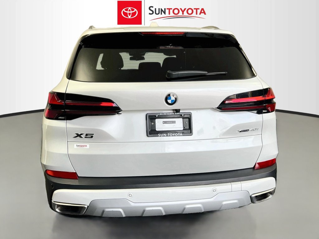 Used 2025 BMW X5 xDrive40i AWD/4WD image 4