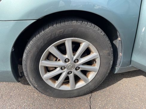 Used 2011 Toyota Camry XLE w/ SE/XLE Extra-Value Pkg image 27