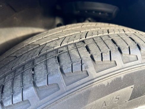 Used 2021 Chevrolet Equinox LT image 23