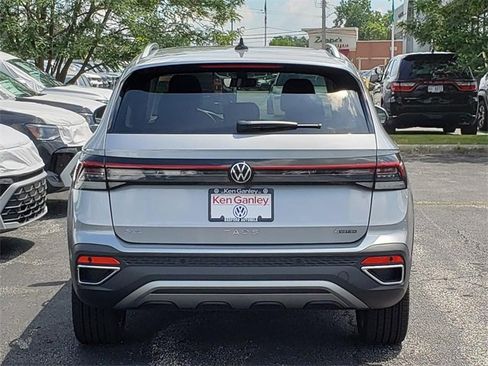 New 2025 Volkswagen Taos SEL image 4