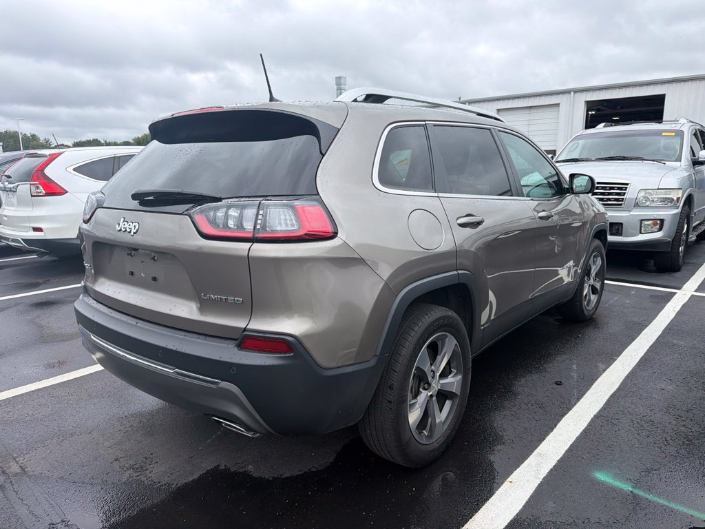 Used 2019 Jeep Cherokee Limited AWD/4WD image 3
