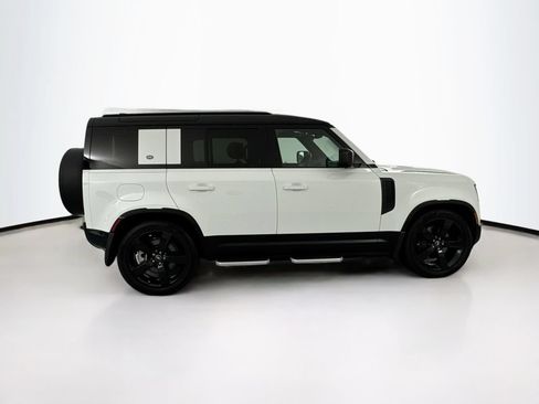 Used 2024 Land Rover Defender 110 X-Dynamic SE AWD/4WD image 4