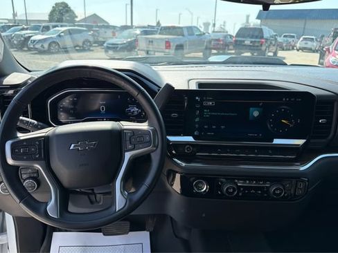 Used 2024 Chevrolet Silverado 1500 LT Trail Boss AWD/4WD image 12