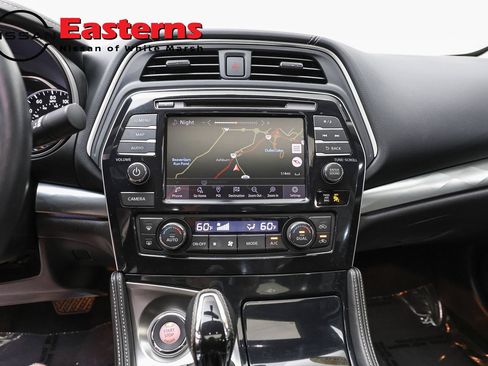 Used 2019 Nissan Maxima 3.5 SL w/ Floor Mat Group FWD image 12
