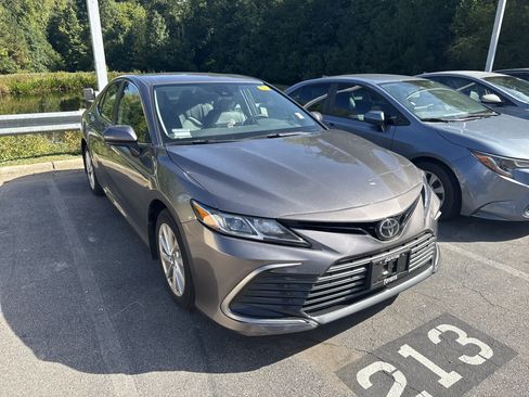 Used 2024 Toyota Camry LE FWD image 3