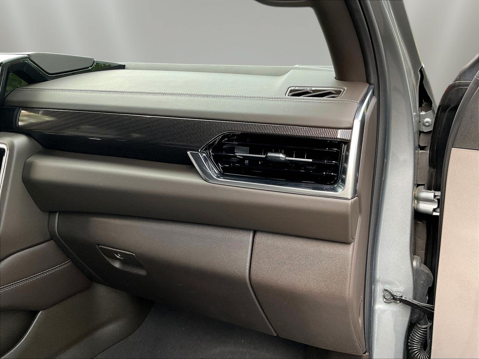 Used 2025 GMC Yukon XL Elevation w/ LPO, Floor Liner Package AWD/4WD image 29