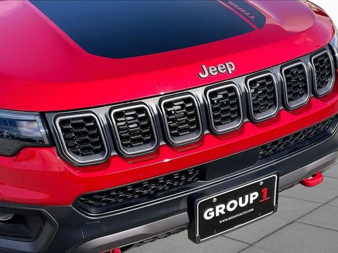 Used 2025 Jeep Compass Trailhawk AWD/4WD image 31