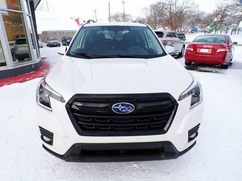 Used 2023 Subaru Forester Premium image 2